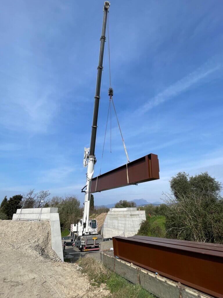 Ponti, Passerelle Pedonali e Opere Infrastrutturali: il Ruolo della Prefabbricazione Metallica